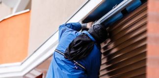 Roller Shutter Stuck Open? Emergency Fixes vs When to Call a Technician roller shutters